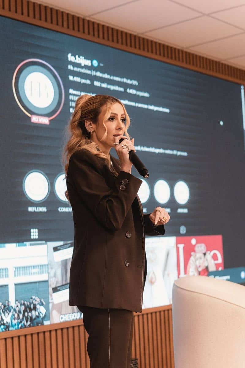 Fernanda Dias, CEO da Fe Bijus, no palco do BW Day